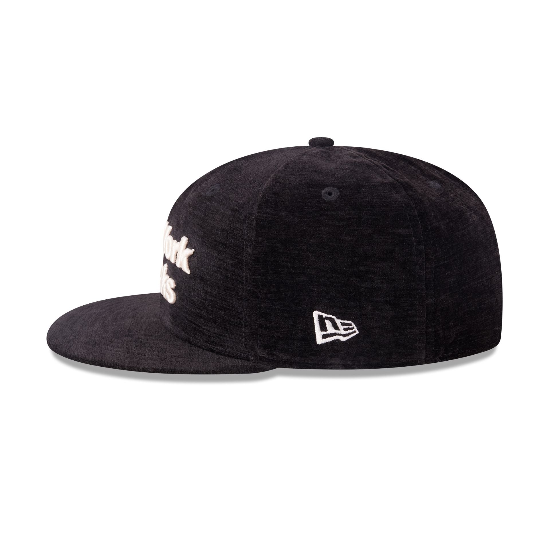 New York Knicks Black Velvet 59FIFTY Fitted Hat - Image 4